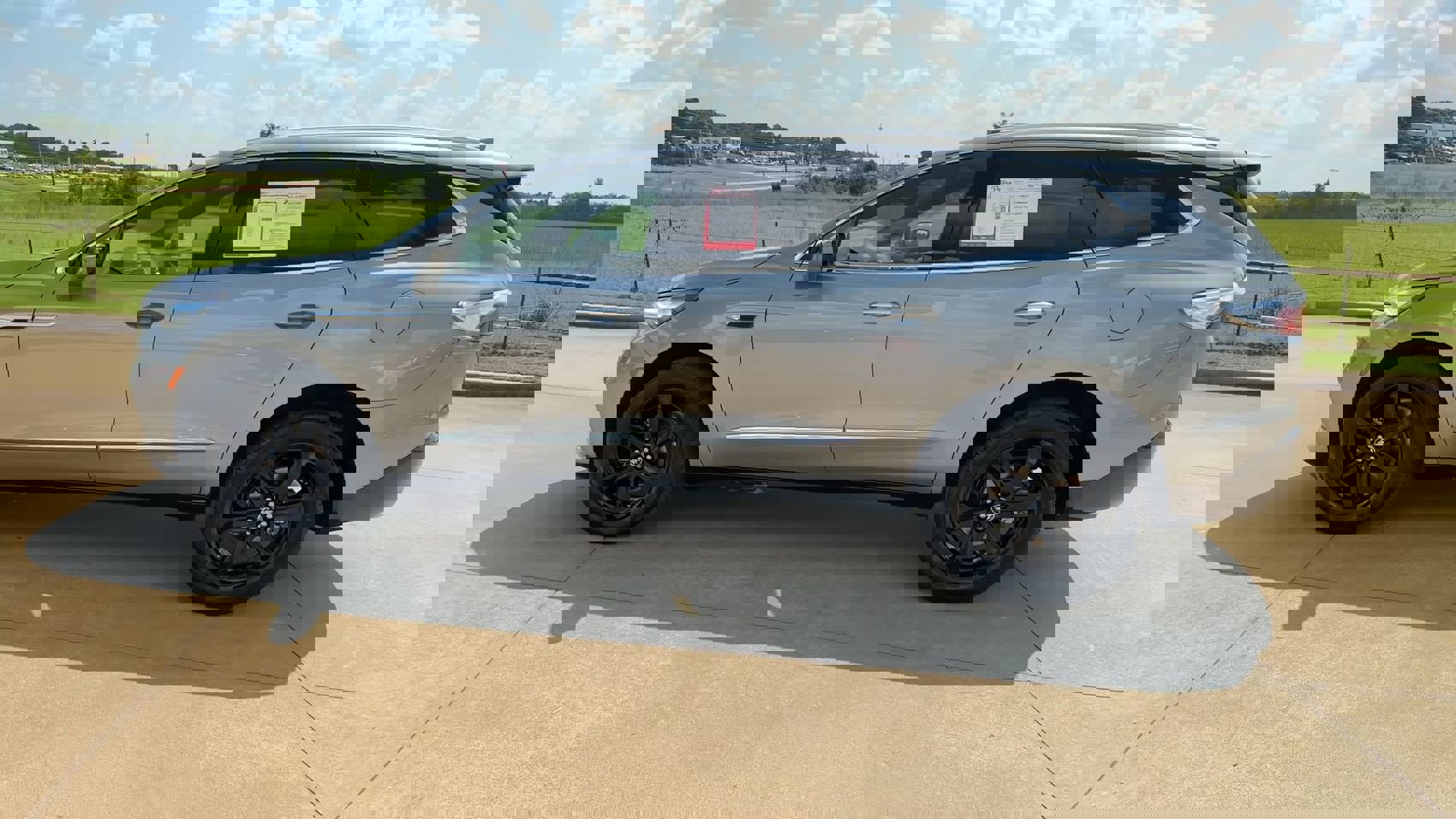 2024 Buick Enclave Essence photo 5