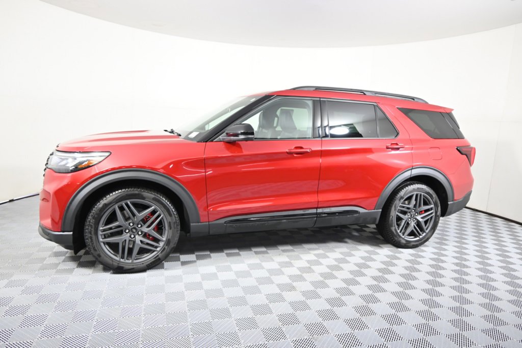 Used 2025 Ford Explorer ST with VIN 1FMWK8GC4SGB30386 for sale in Forest Lake, Minnesota