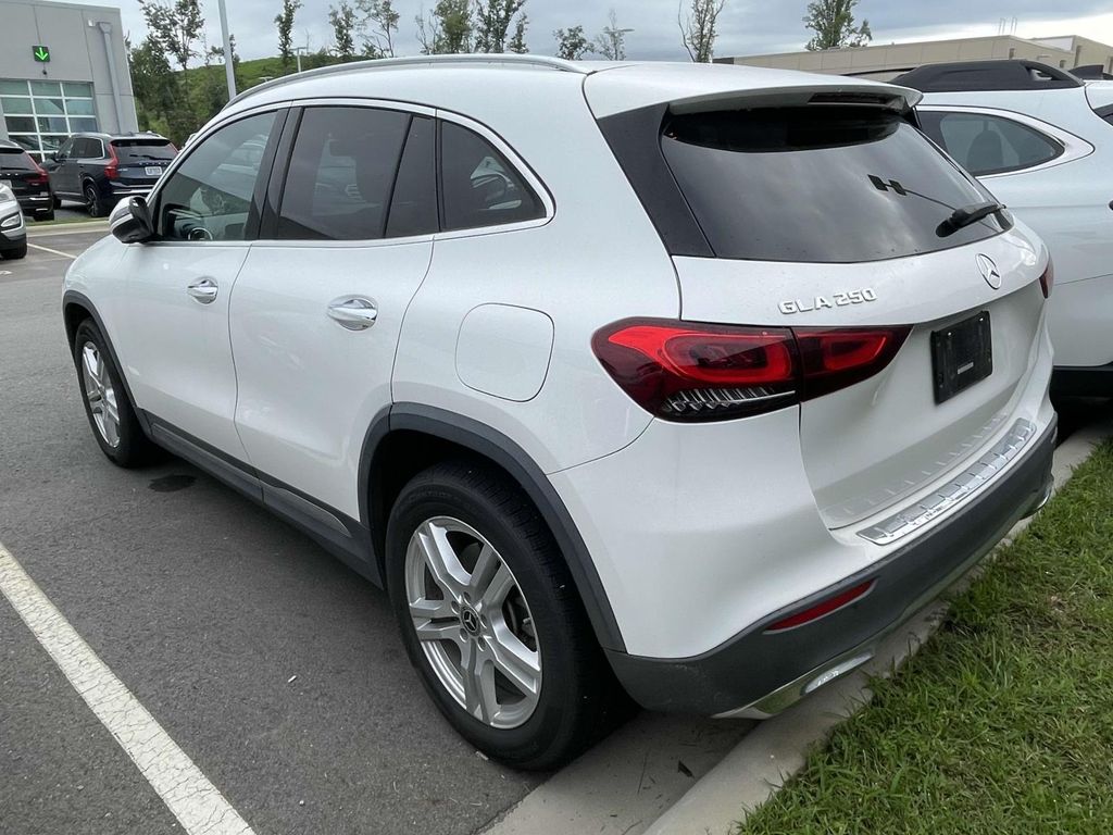 2021 Mercedes Benz GLA 250 photo 2