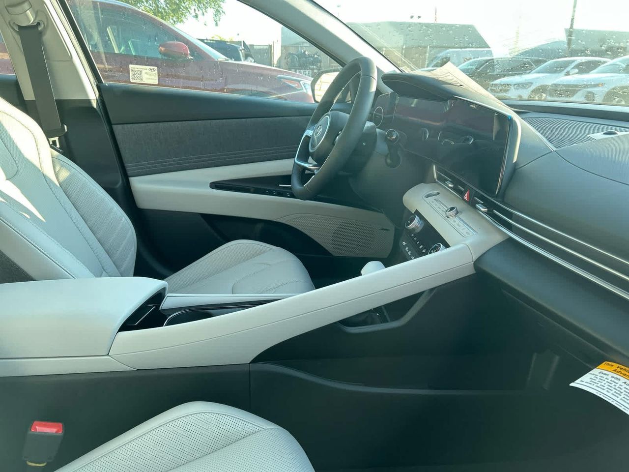 2025 Hyundai Elantra Hybrid Limited photo 13