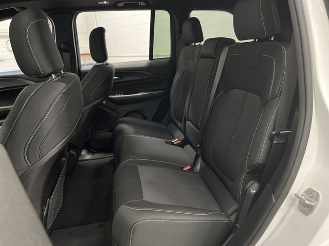 2024 Jeep Grand Cherokee Laredo photo 26