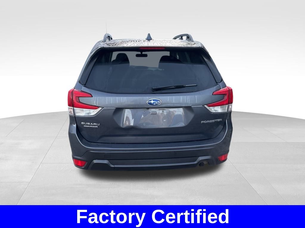 2022 Subaru Forester Premium photo 4