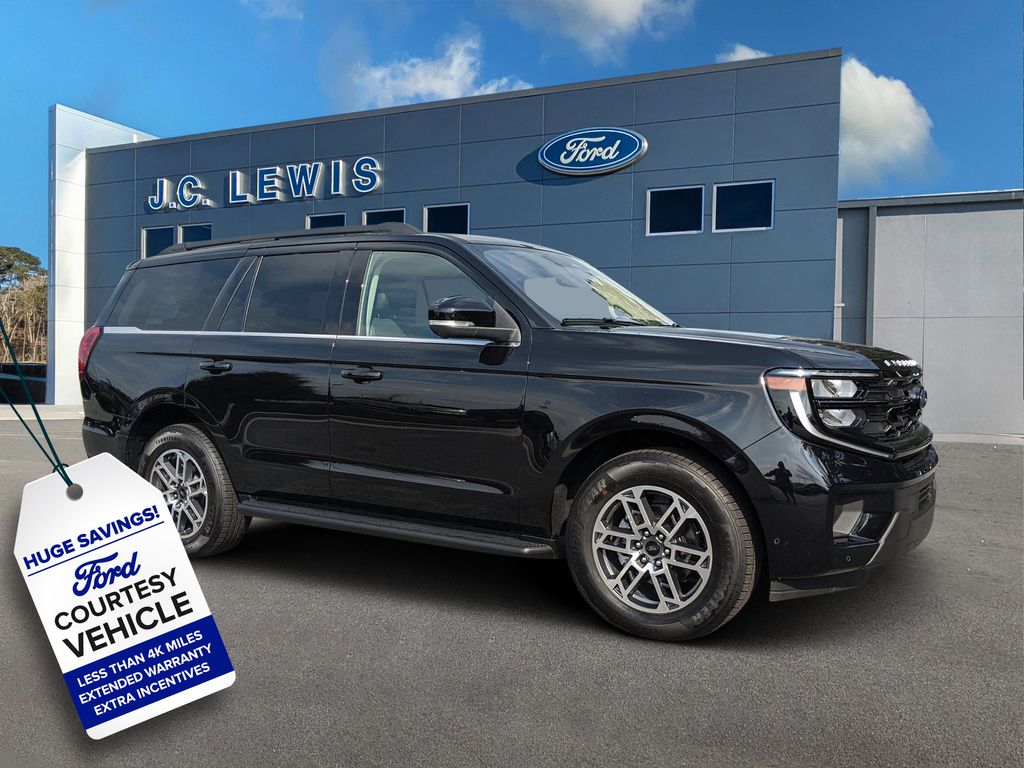 2025 Ford Expedition Active's photo