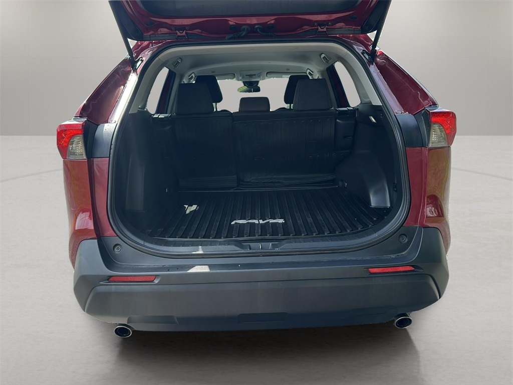 2023 Toyota RAV4 LE photo 15