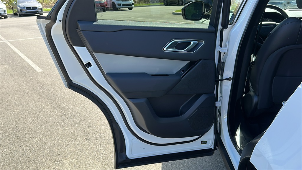 2025 Land Rover Range Rover Velar S photo 21
