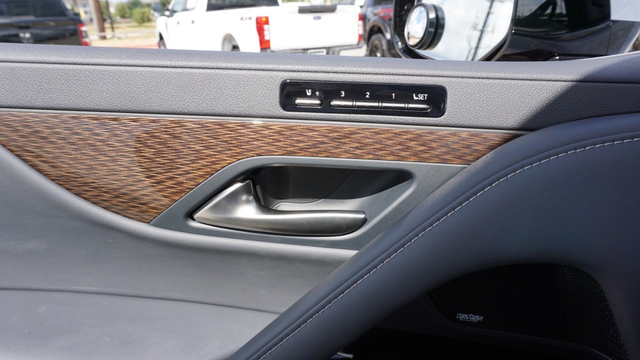 2023 Lexus LX 600 Ultra Luxury photo 22
