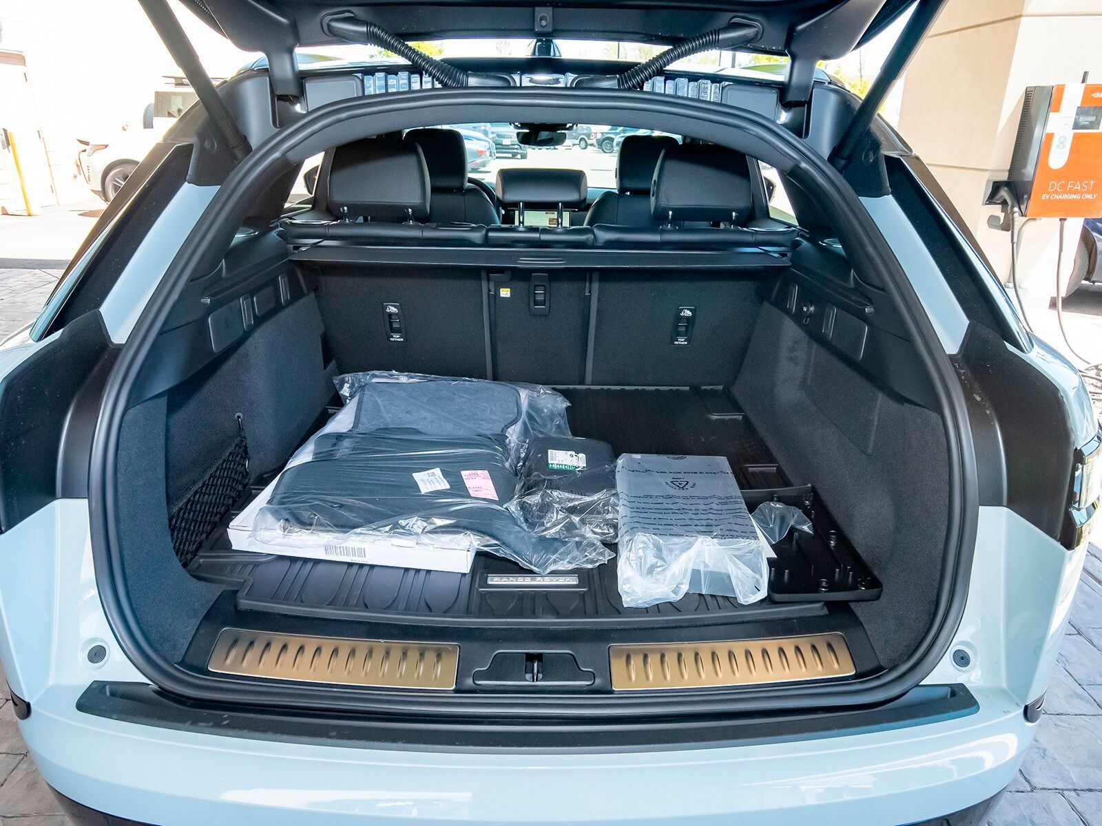2025 Land Rover Range Rover Velar SE photo 44