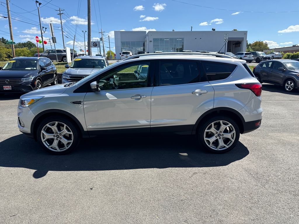 2019 Ford Escape Titanium photo 4