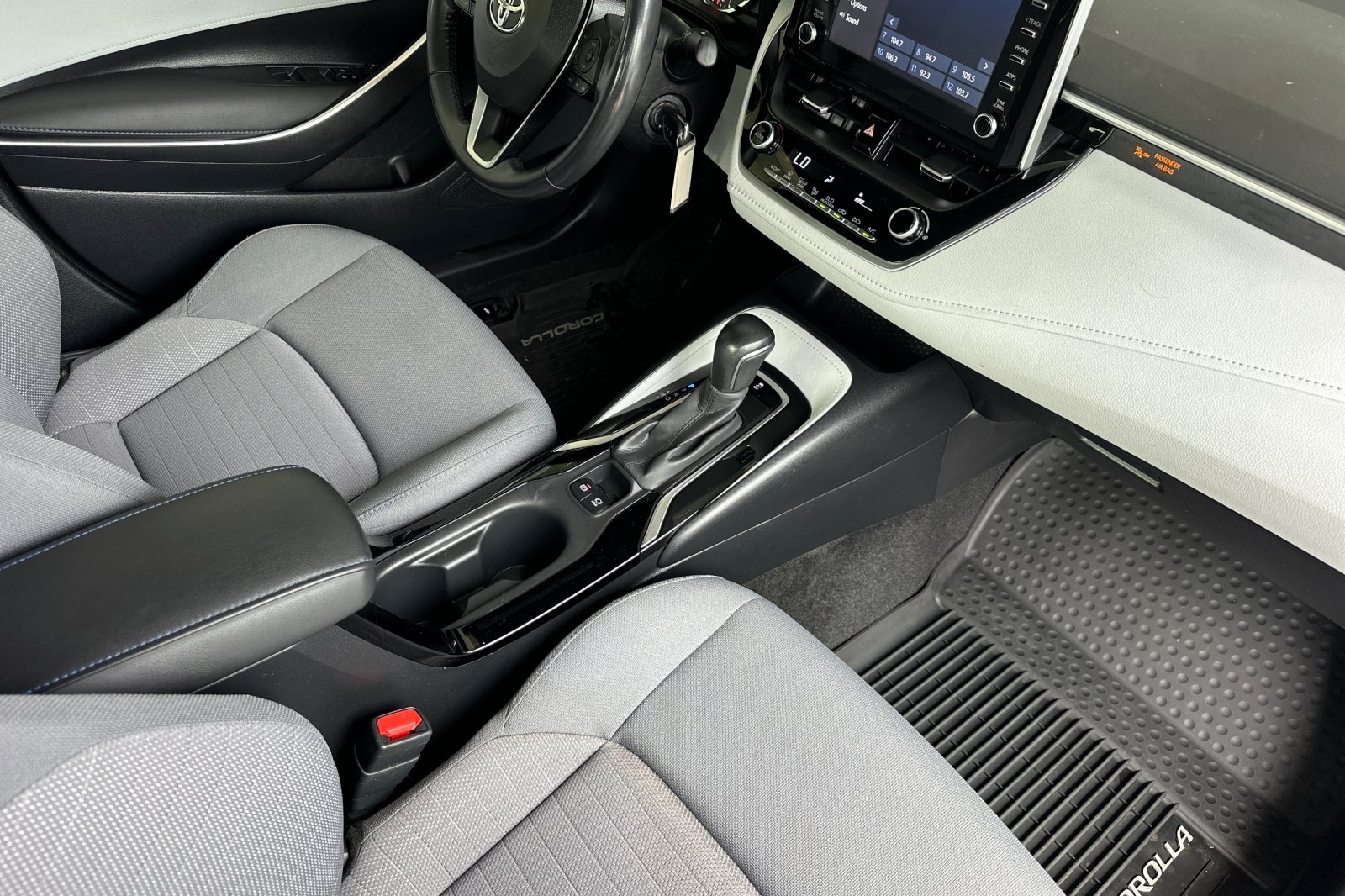 2020 Toyota Corolla SE photo 14