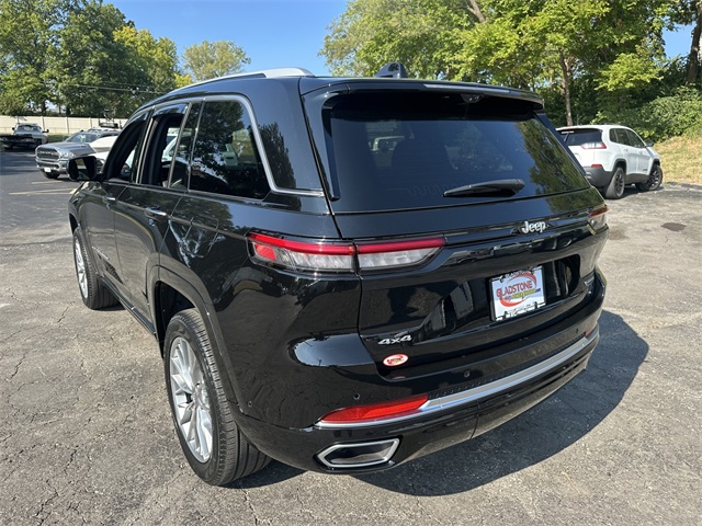 2022 Jeep Grand Cherokee Summit photo 8