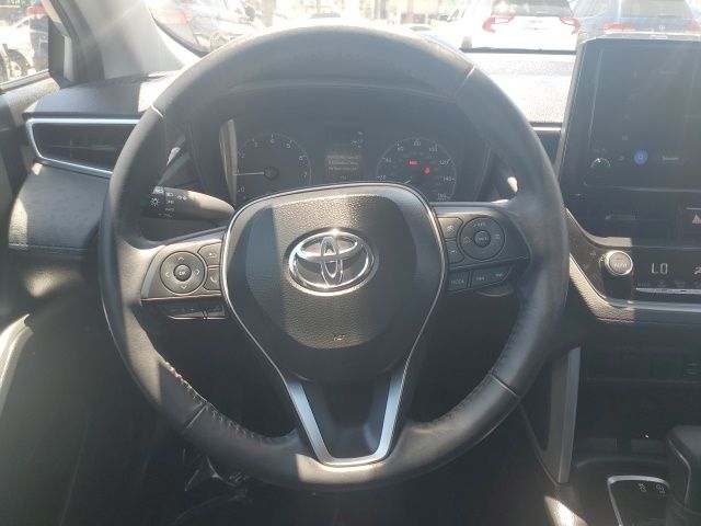 2024 Toyota Corolla Cross LE photo 15