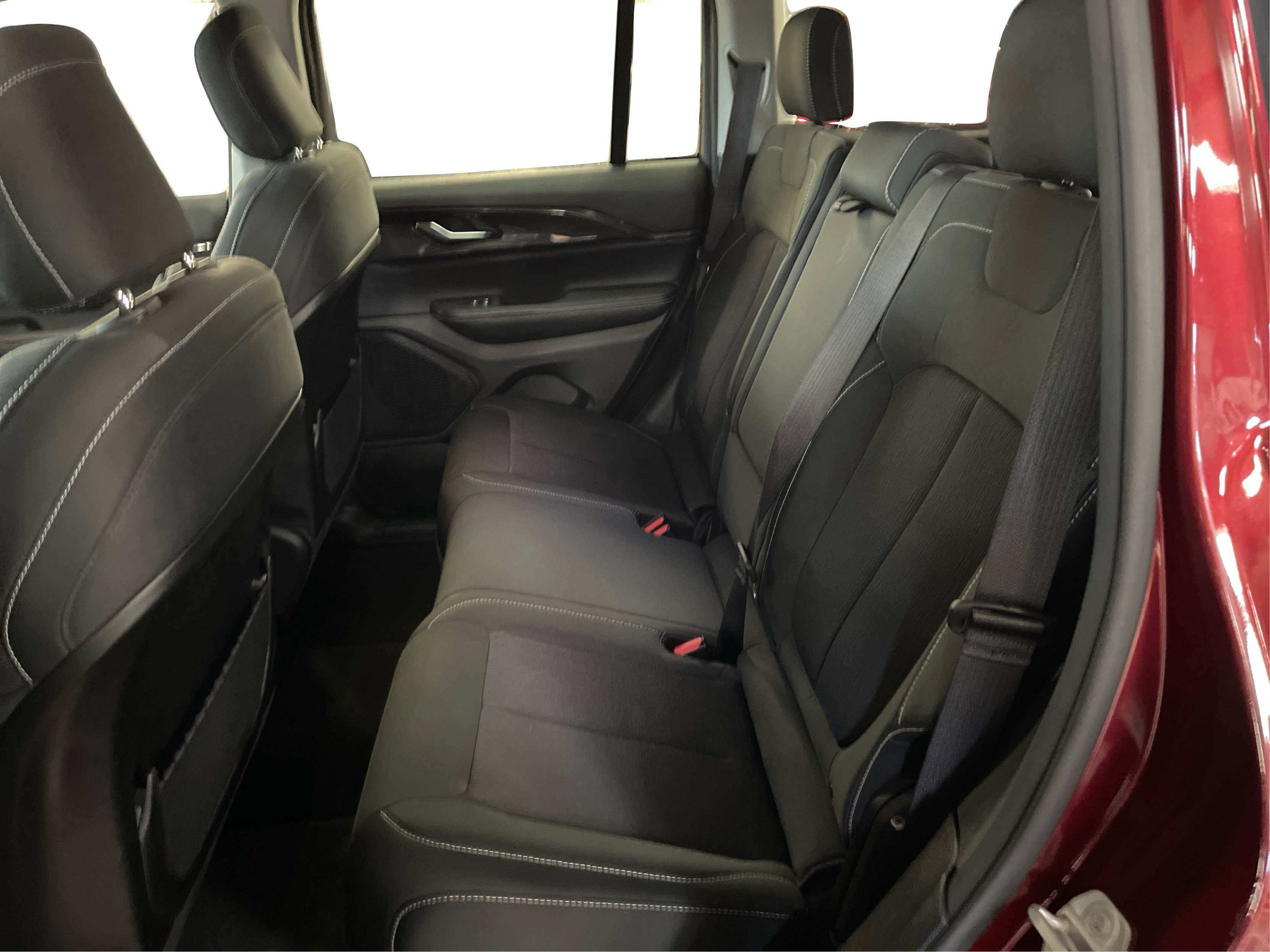 2023 Jeep Cherokee Laredo photo 14