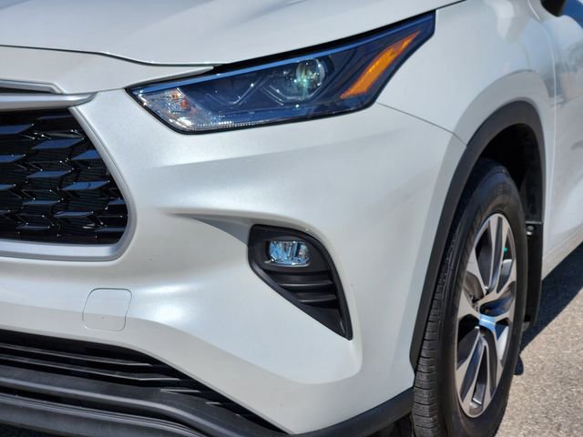 2023 Toyota Highlander L photo 10