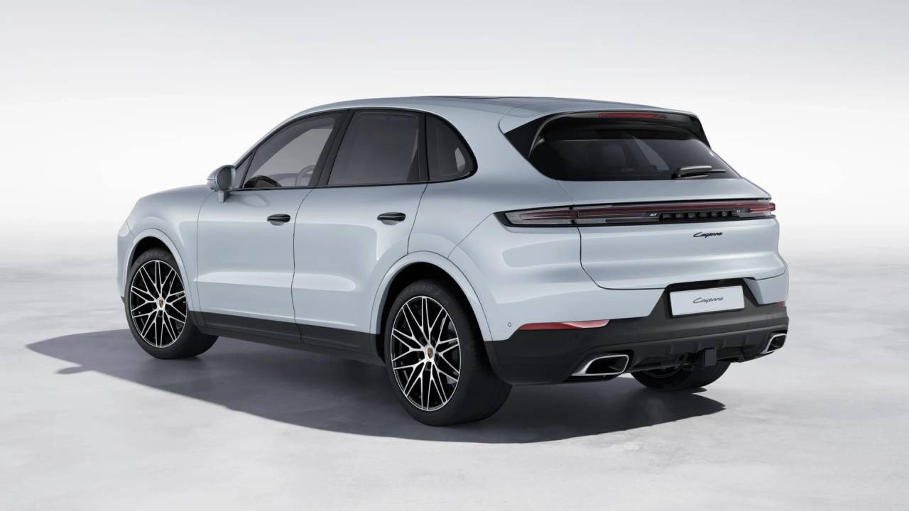 2026 Porsche Cayenne photo 2
