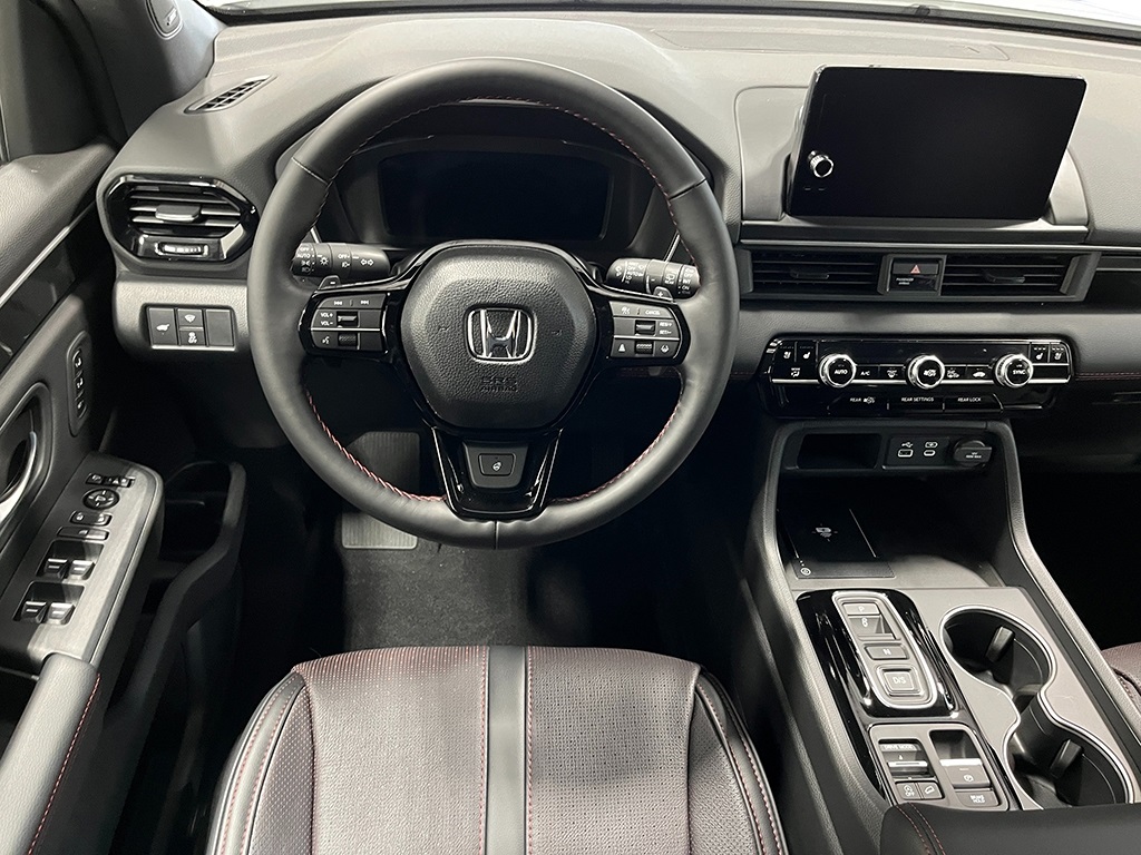 2025 Honda Pilot Black Edition photo 13