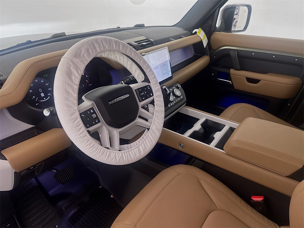 2025 Land Rover Defender 110 X-Dynamic SE photo 9
