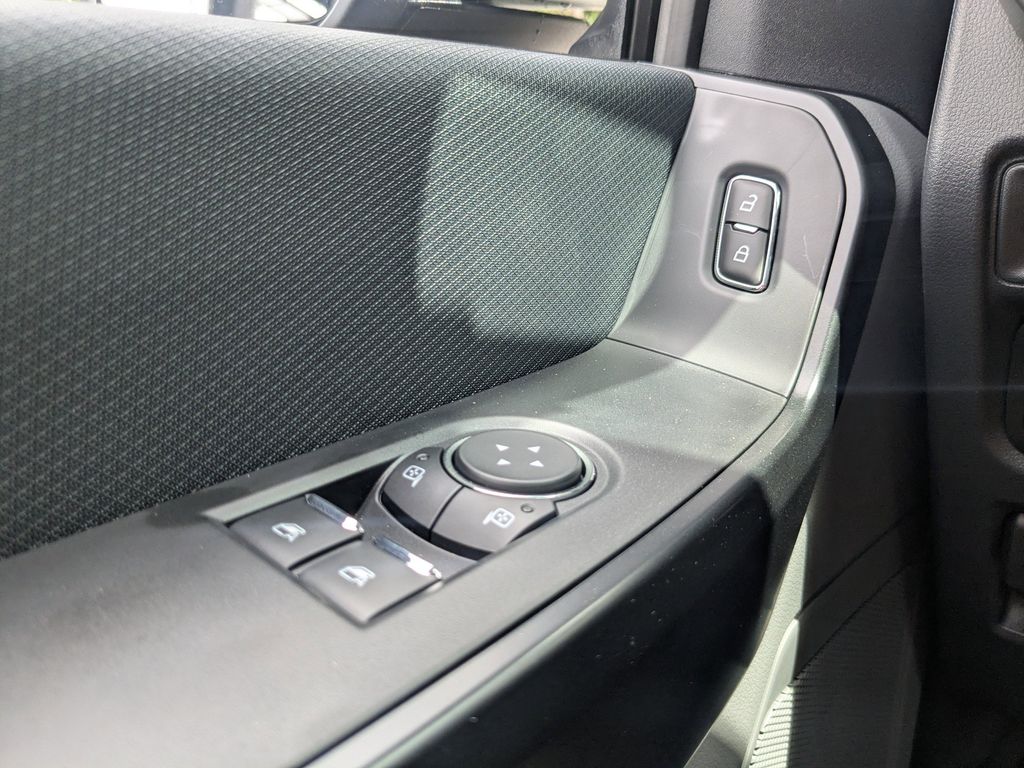 2025 Ford F-150 XL photo 17