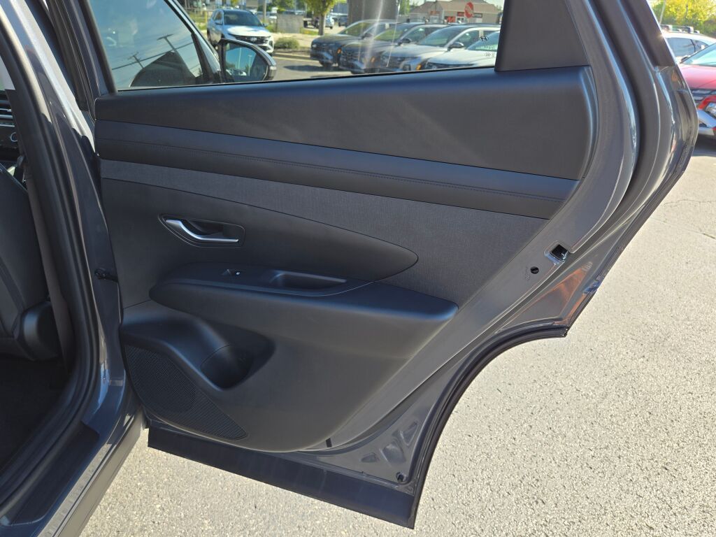2025 Hyundai Tucson SEL Convenience photo 9