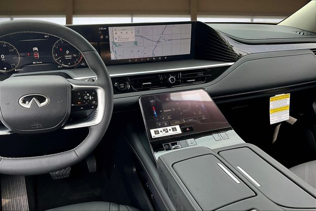 2026 Infiniti QX80 Luxe photo 6
