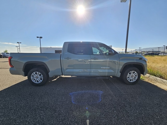 2025 Toyota Tundra SR5 photo 4