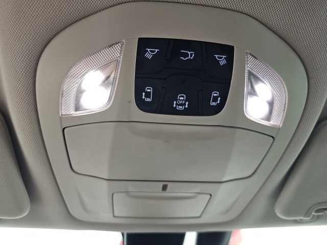 2017 Chrysler Pacifica Touring L photo 23