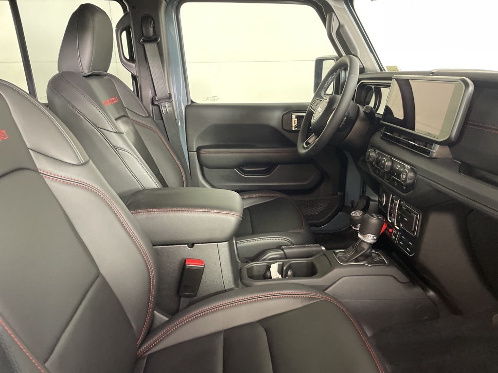 2025 Jeep Wrangler Rubicon X photo 11
