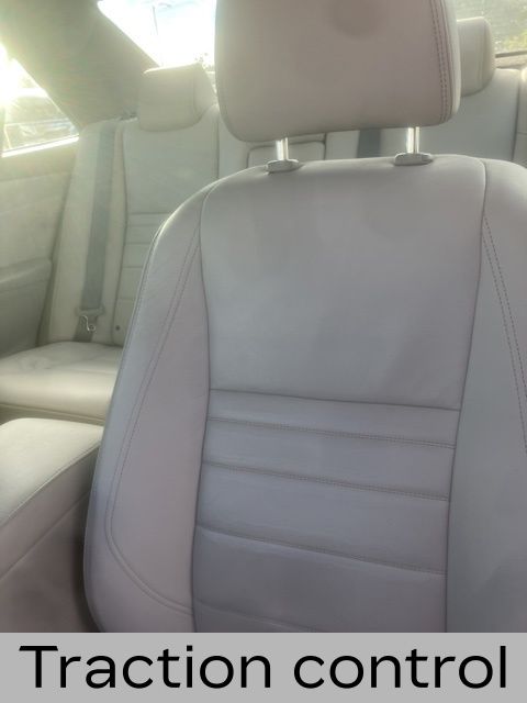 2015 Toyota Camry Hybrid XLE photo 3