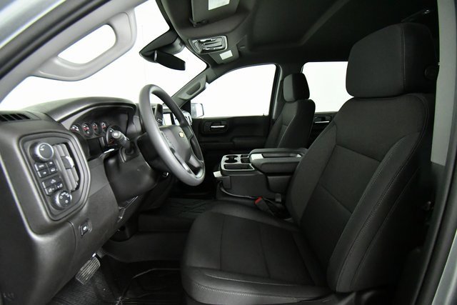 2026 Chevrolet Silverado 1500 Custom photo 4