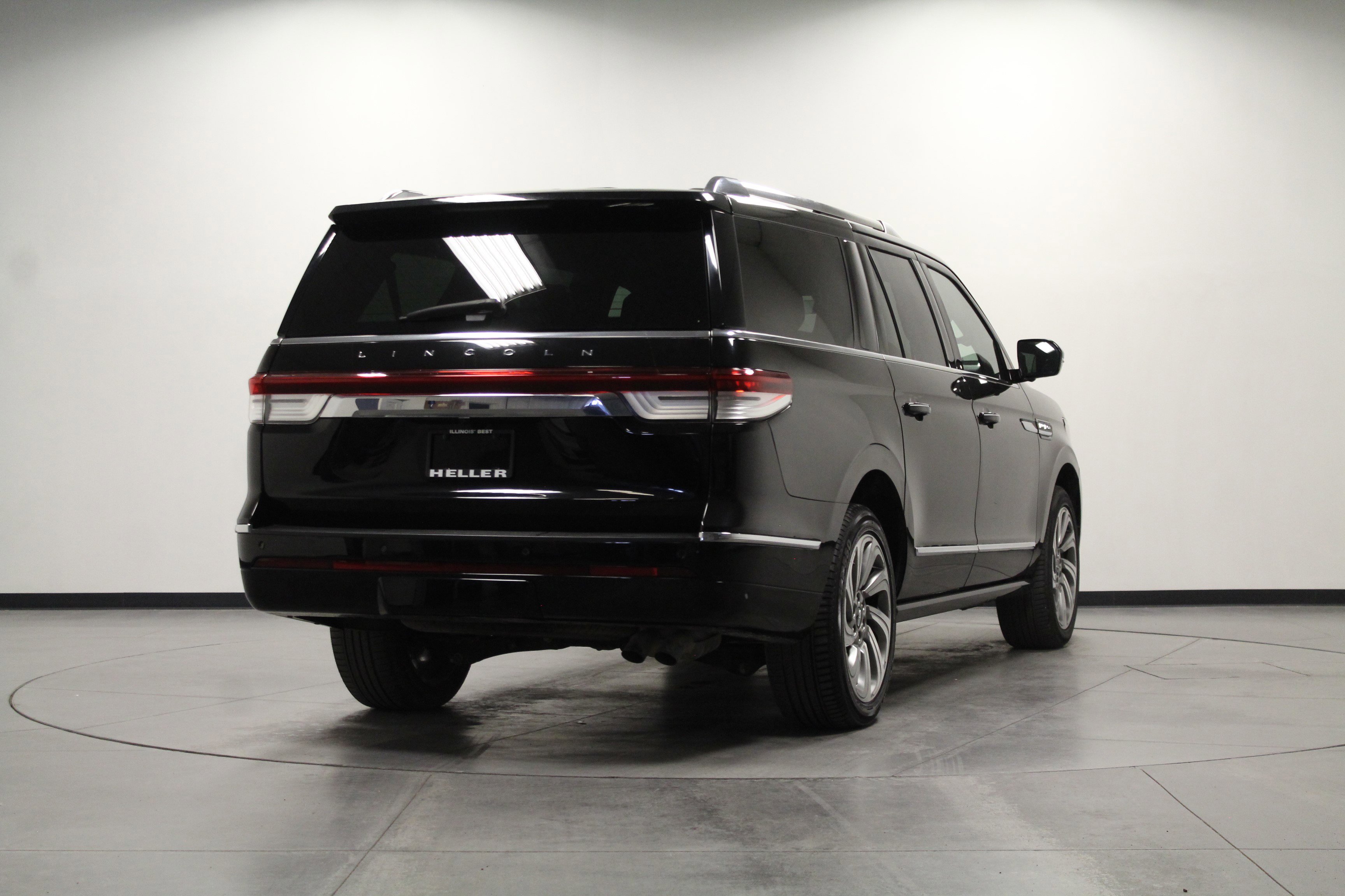 2023 Lincoln Navigator L Reserve photo 3