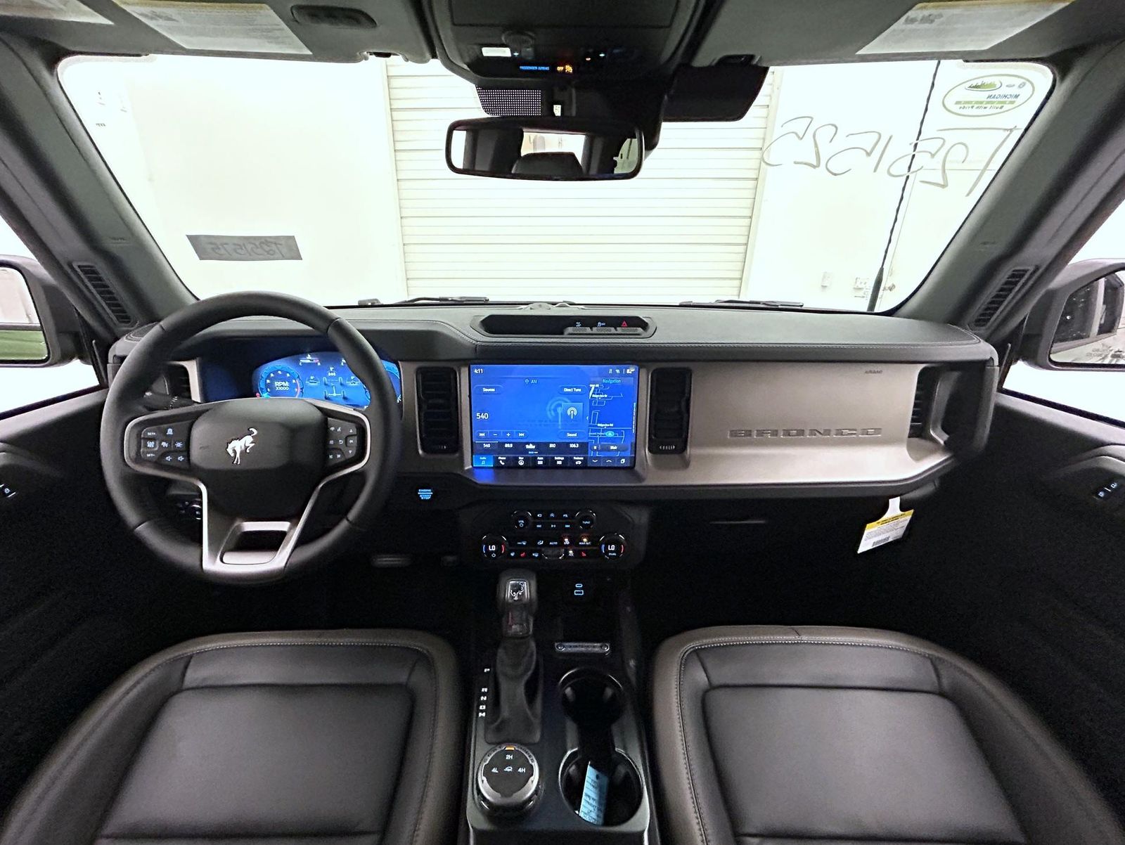 2025 Ford Bronco Outer Banks photo 13