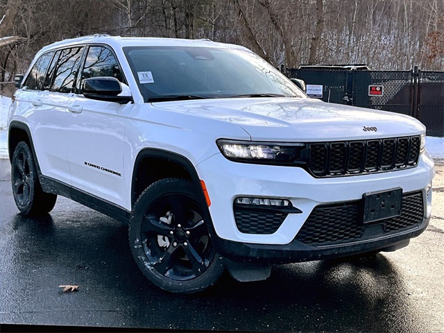 2023 Jeep Grand Cherokee Limited's photo