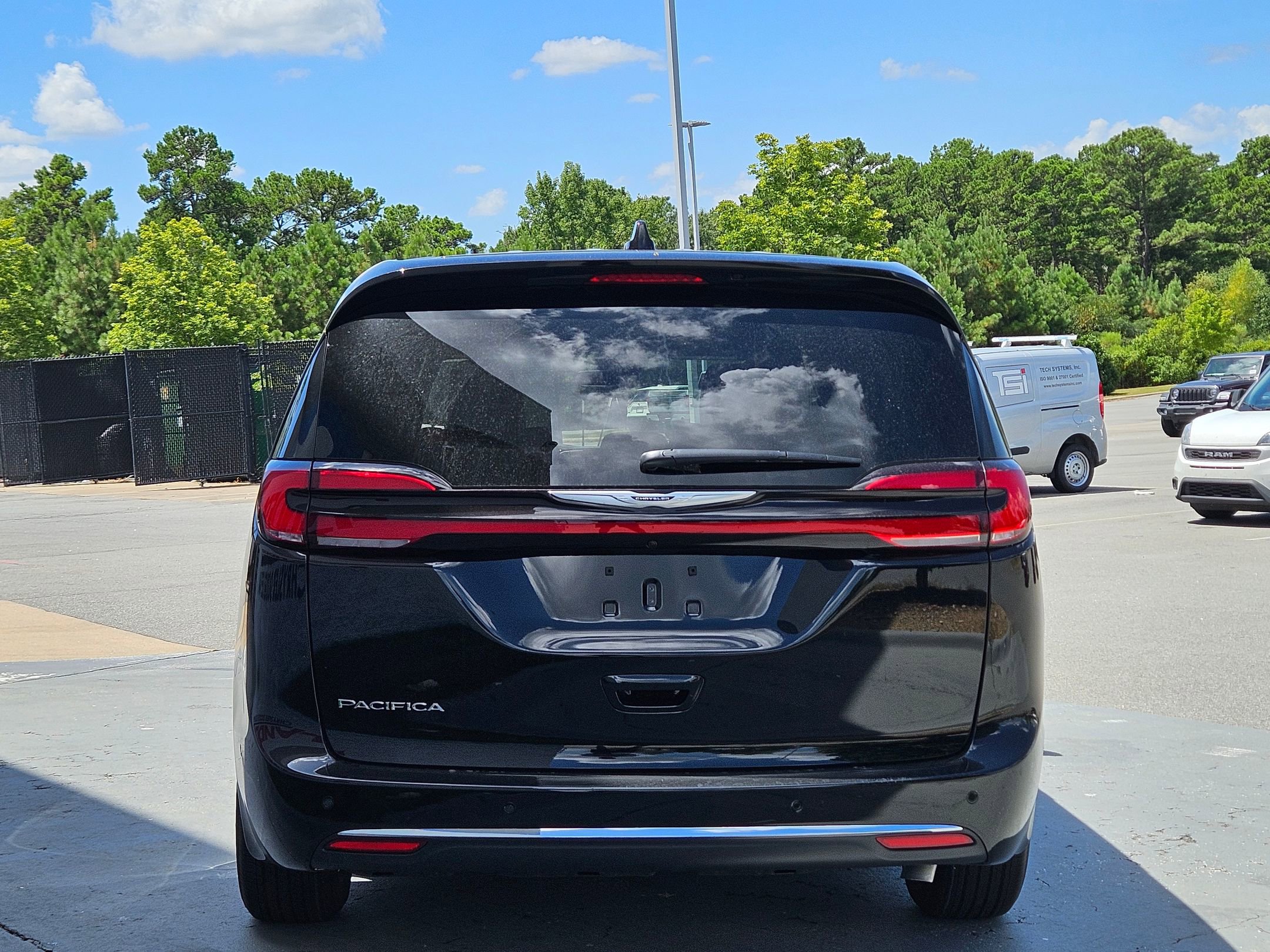 2025 Chrysler Pacifica photo 6