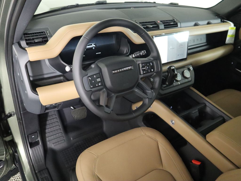 2025 Land Rover Defender 110 S photo 10