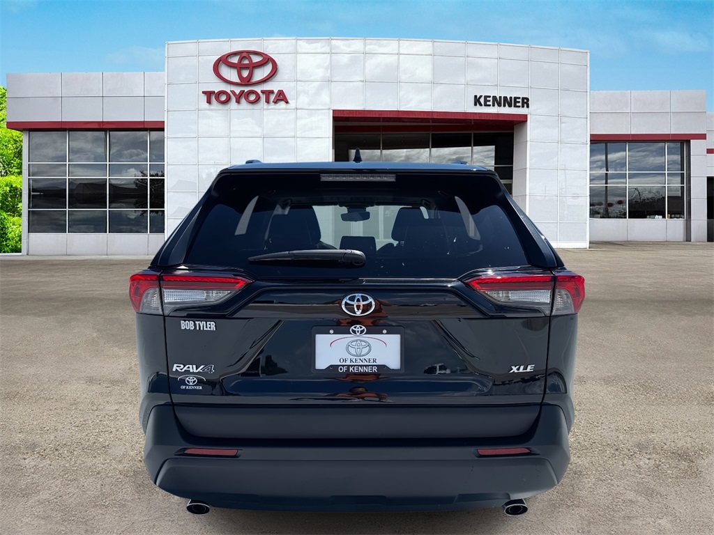 2023 Toyota RAV4 XLE Premium photo 4