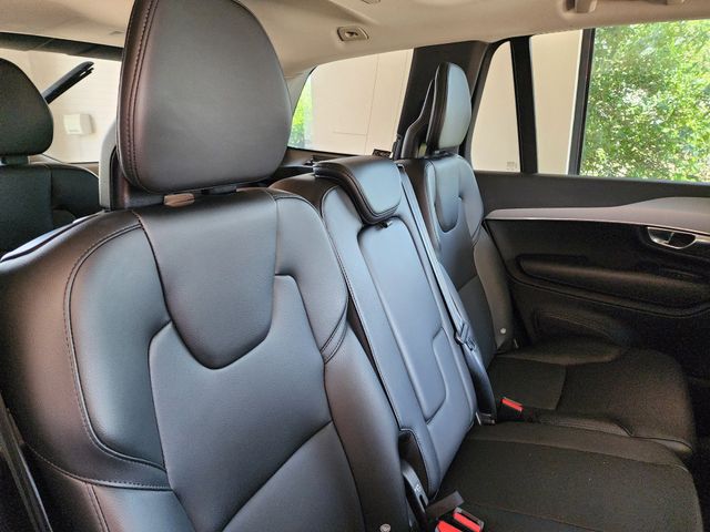 2022 Volvo XC90 T5 Momentum photo 24