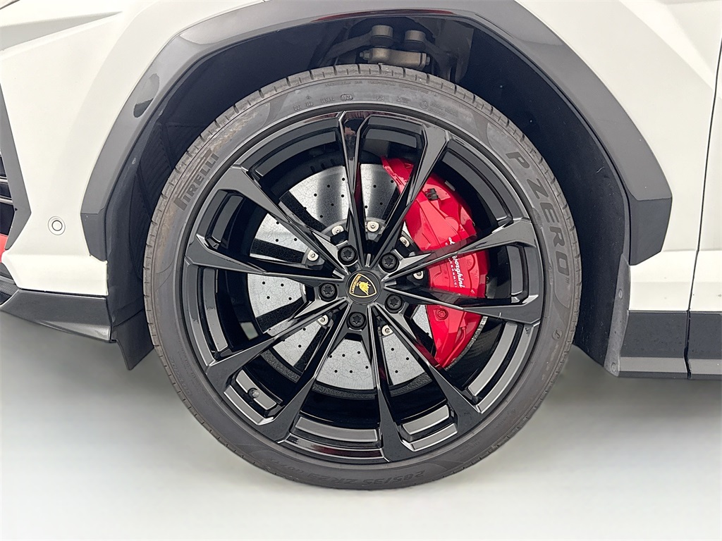 2022 Lamborghini Urus photo 33