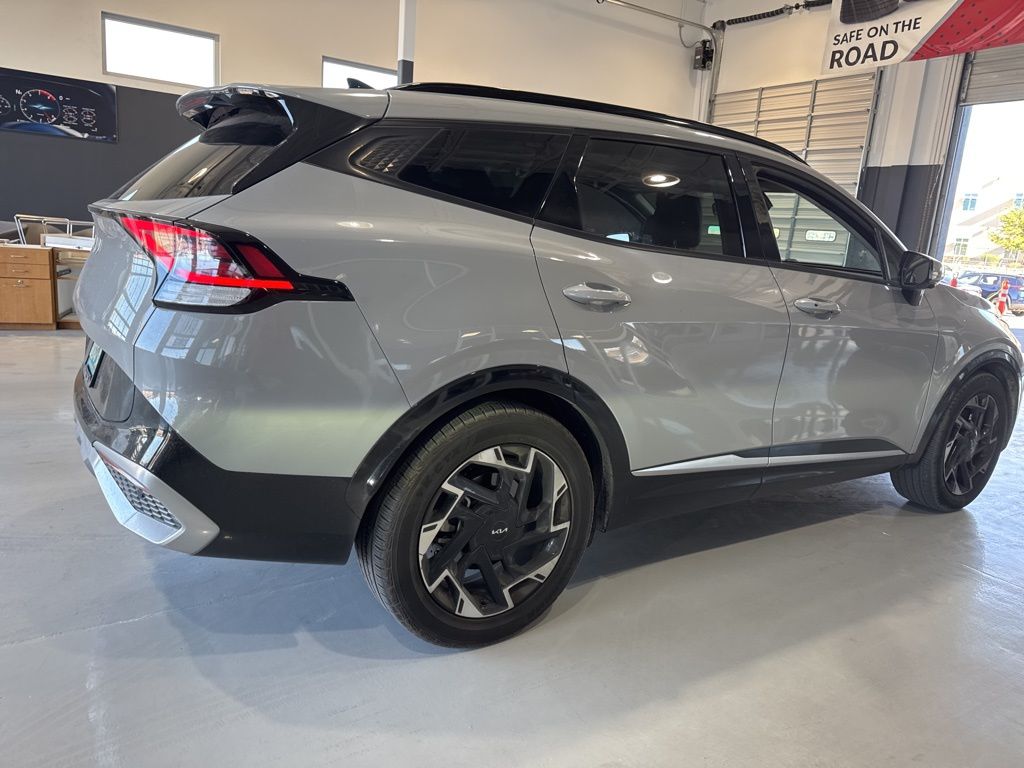 2023 Kia Sportage photo 2
