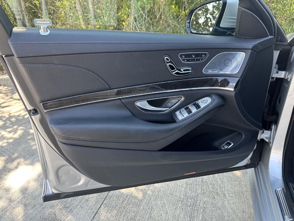 2018 Mercedes Benz S 560 photo 4