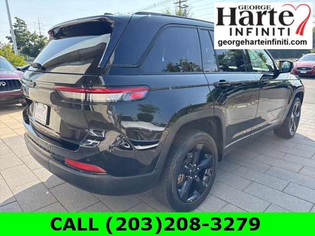 2023 Jeep Grand Cherokee Altitude photo 3