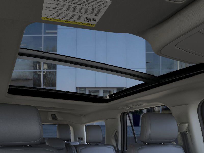 2025 Ford Expedition photo 18