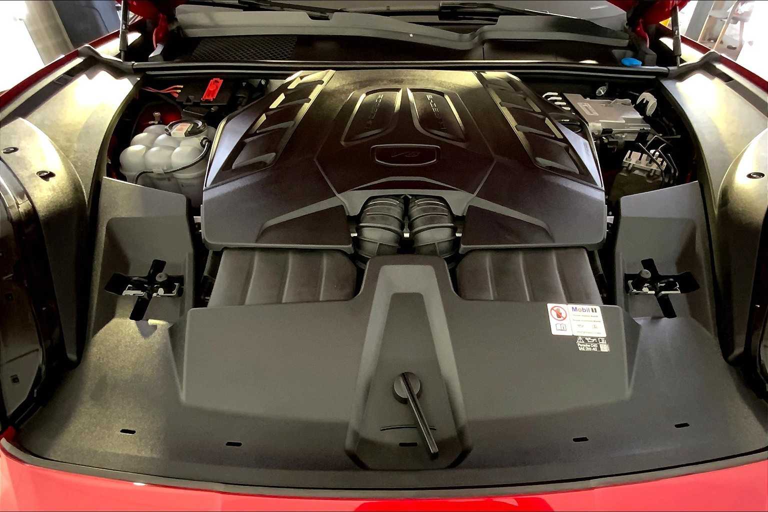 2024 Porsche Cayenne S Coupe photo 28