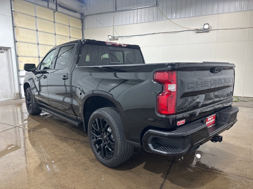 2026 Chevrolet Silverado 1500 High Country photo 2