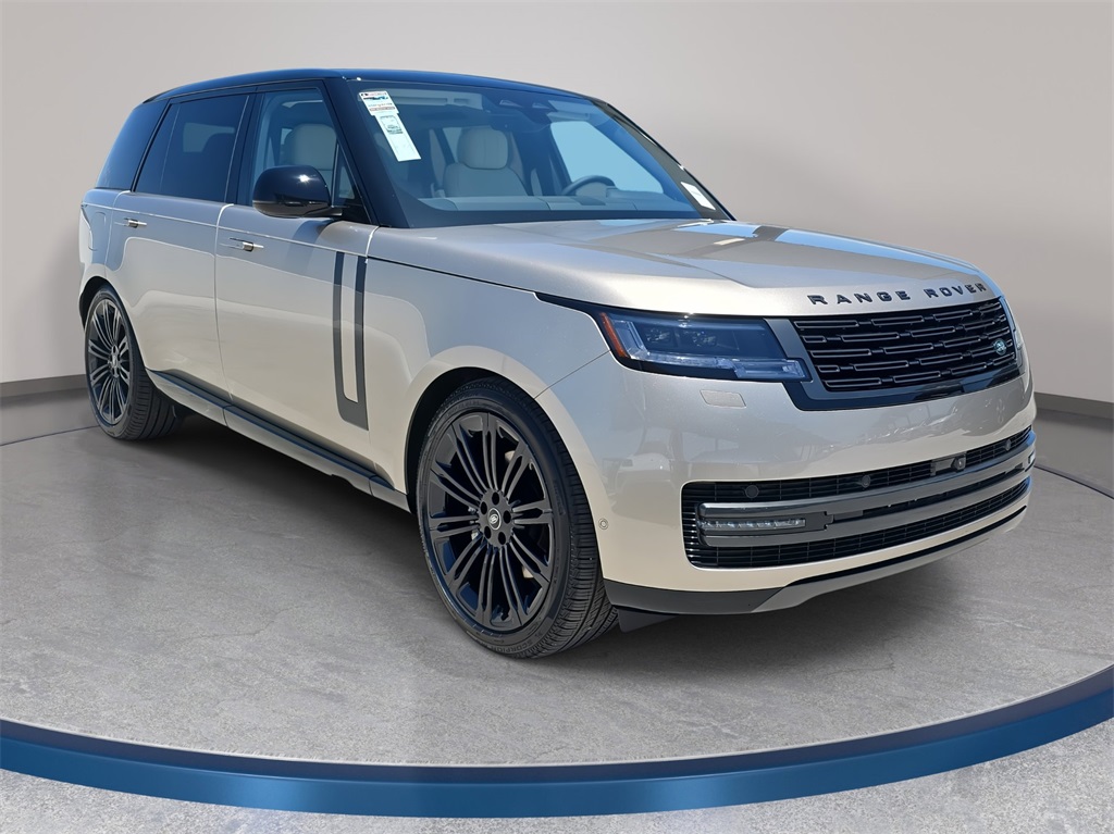 2025 Land Rover Range Rover SE photo 3