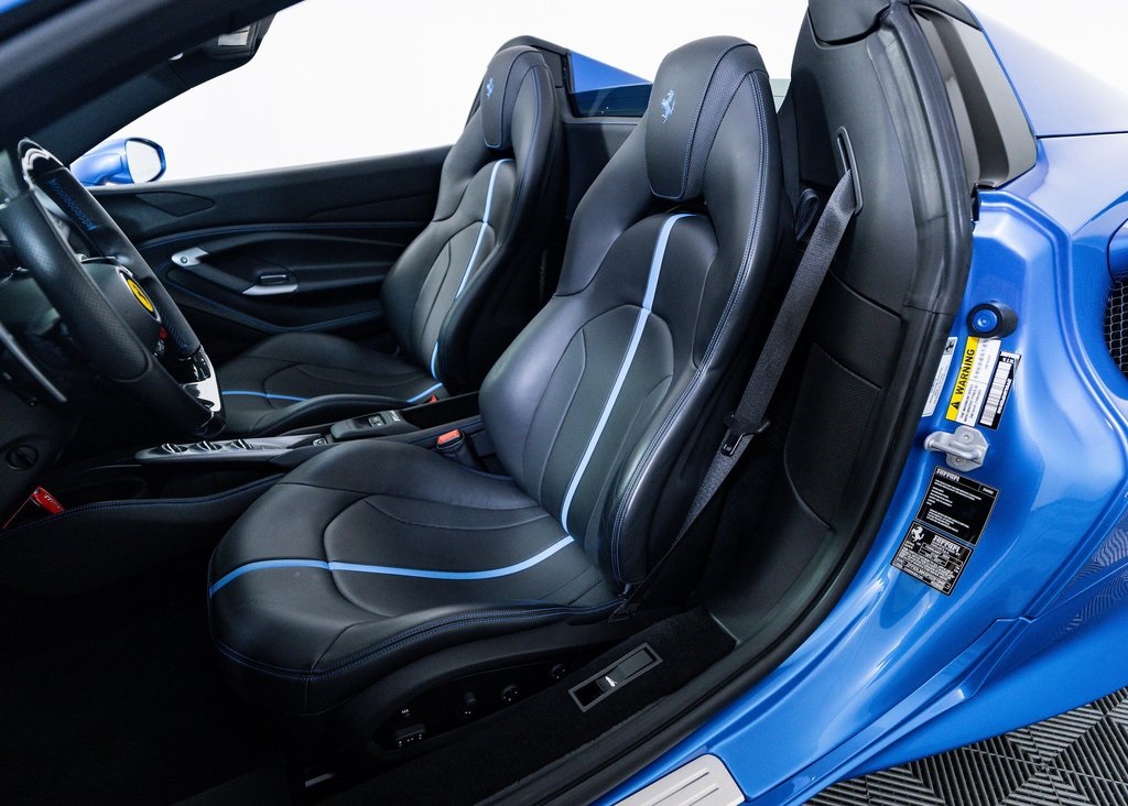 2023 Ferrari F8 Spider Base photo 17