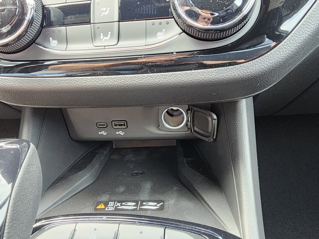2025 Buick Envista ST photo 24