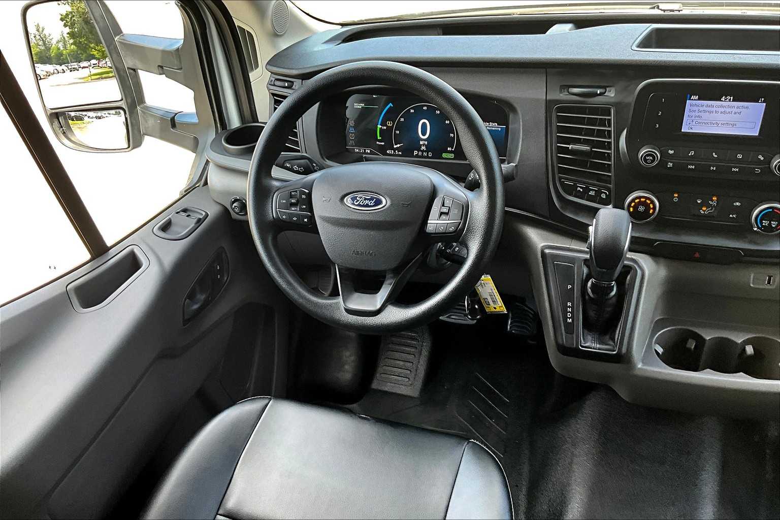 2022 Ford Transit photo 3