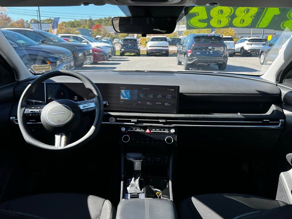2025 Hyundai Tucson SEL photo 2