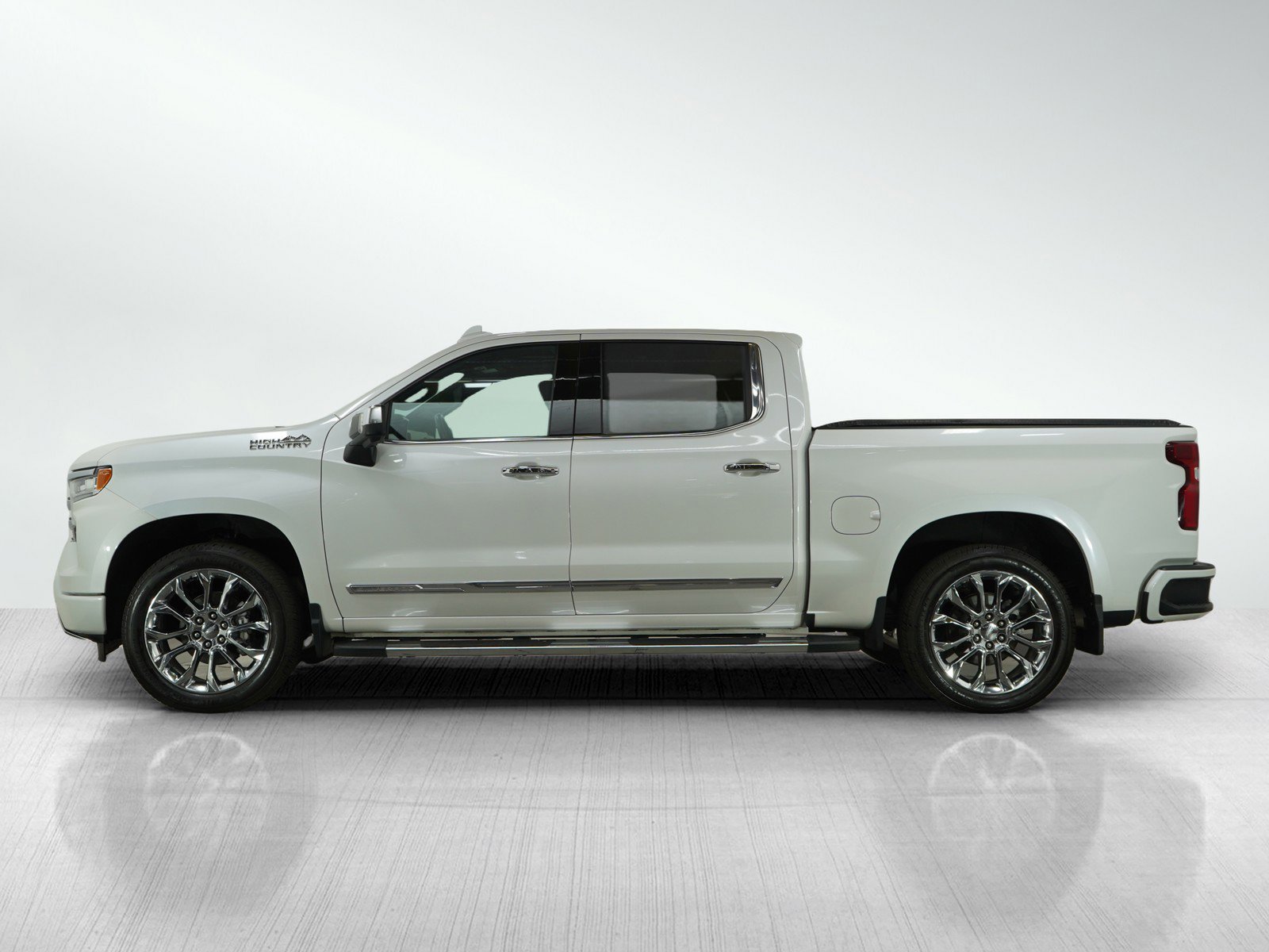 Used 2023 Chevrolet Silverado 1500 High Country with VIN 1GCUDJEL6PZ158251 for sale in White Bear Lake, Minnesota