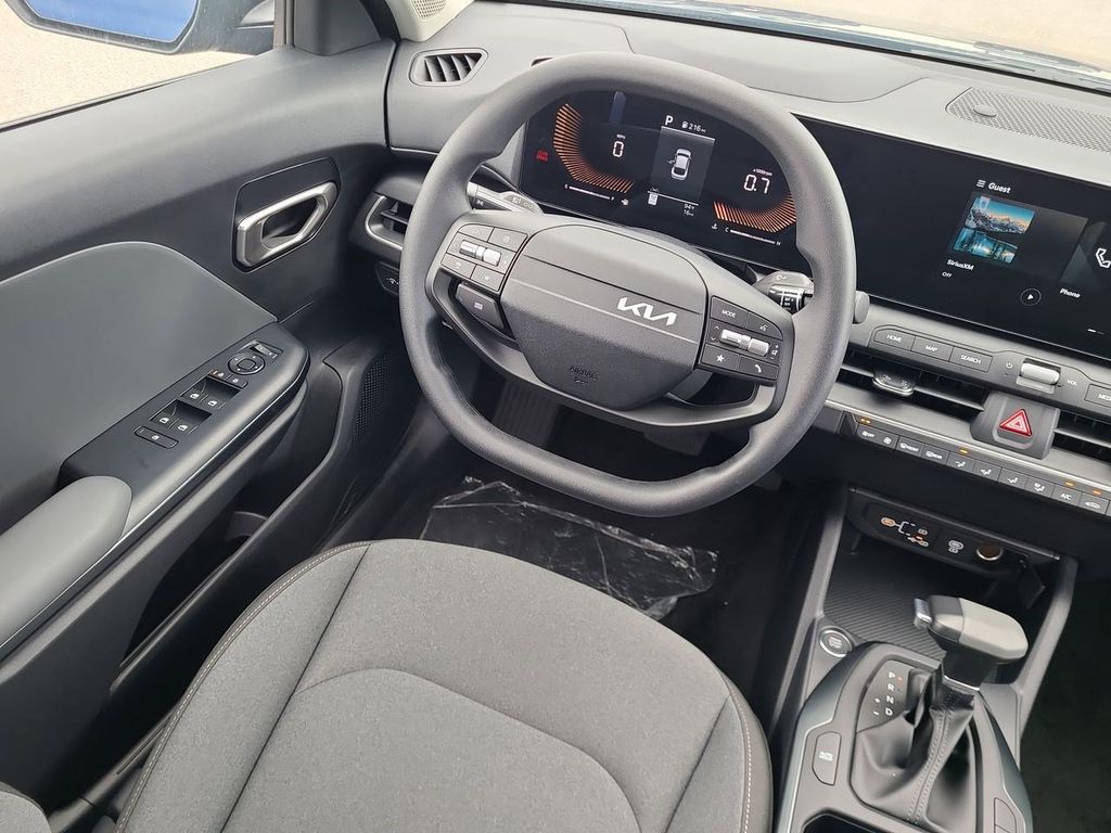 2025 Kia K4 LXS photo 15