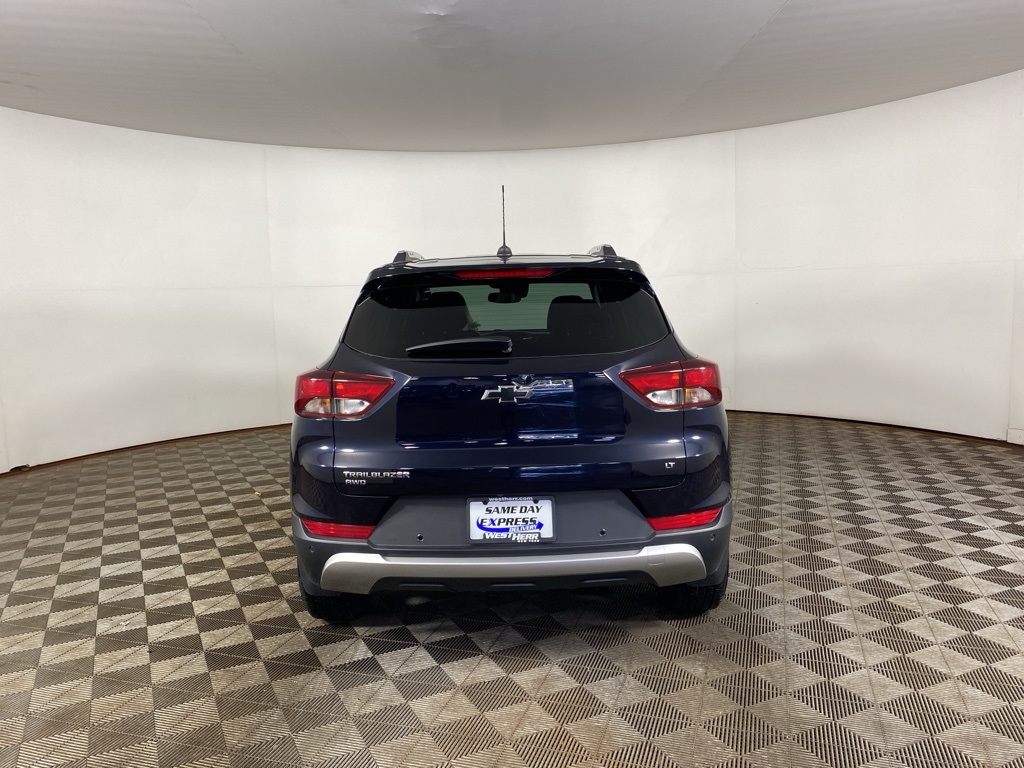 2021 Chevrolet Trailblazer LT photo 2